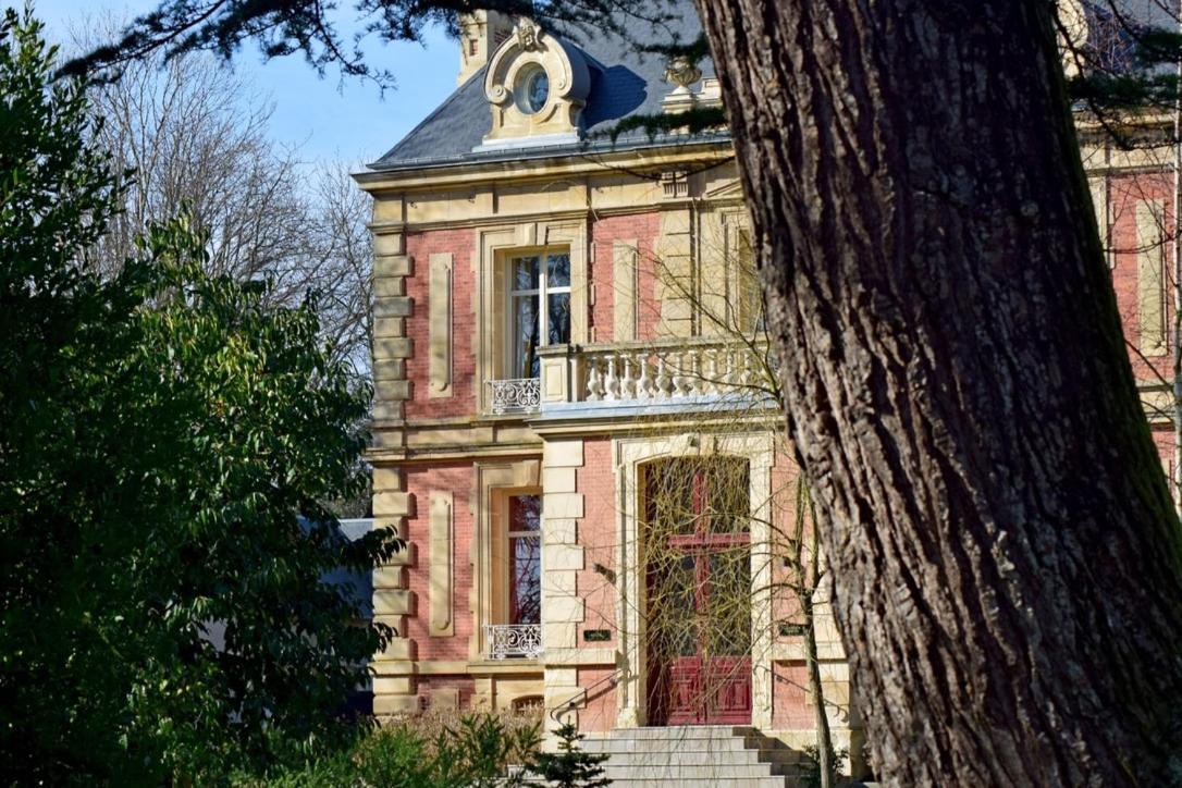 Chambres d'Hôtes Le Clos des Marronniers Douvres-la-Délivrande Exterior foto